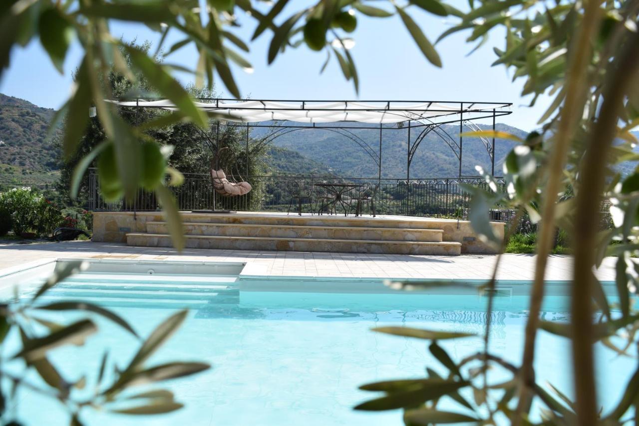 Taormina Villa Ibiscus Alcantara Gaggi Екстериор снимка
