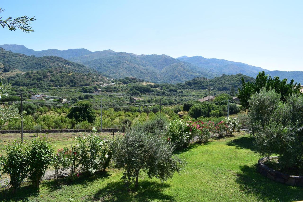 Taormina Villa Ibiscus Alcantara Gaggi Екстериор снимка
