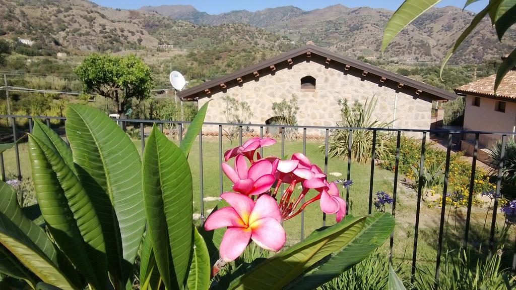 Taormina Villa Ibiscus Alcantara Gaggi Стая снимка
